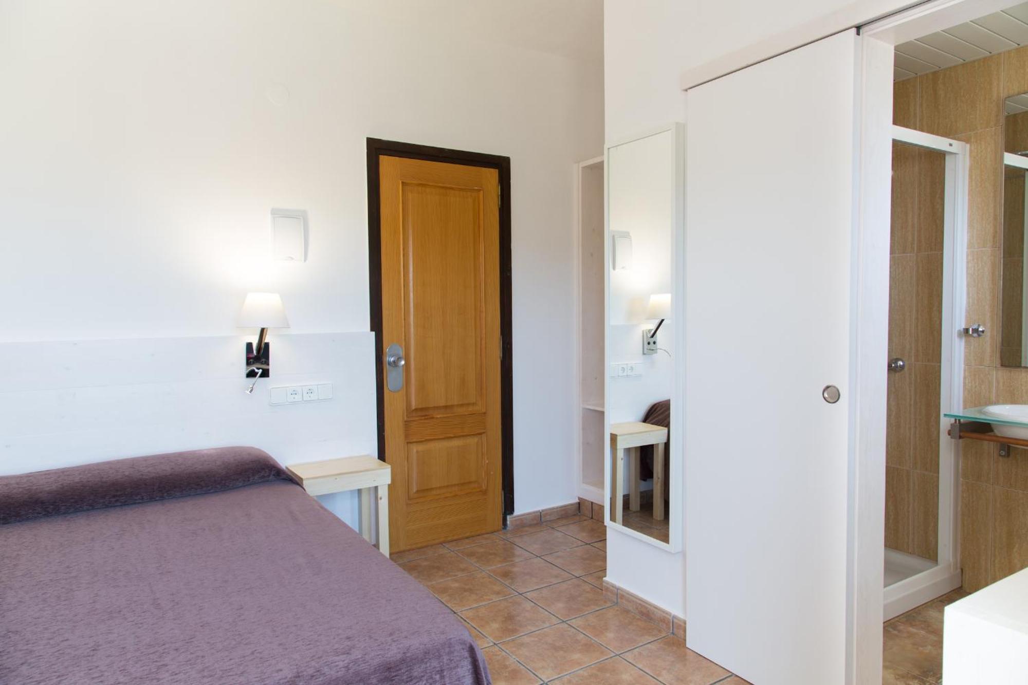 Hotel & Spa Entre Pinos-Adults Only Es Caló Room photo