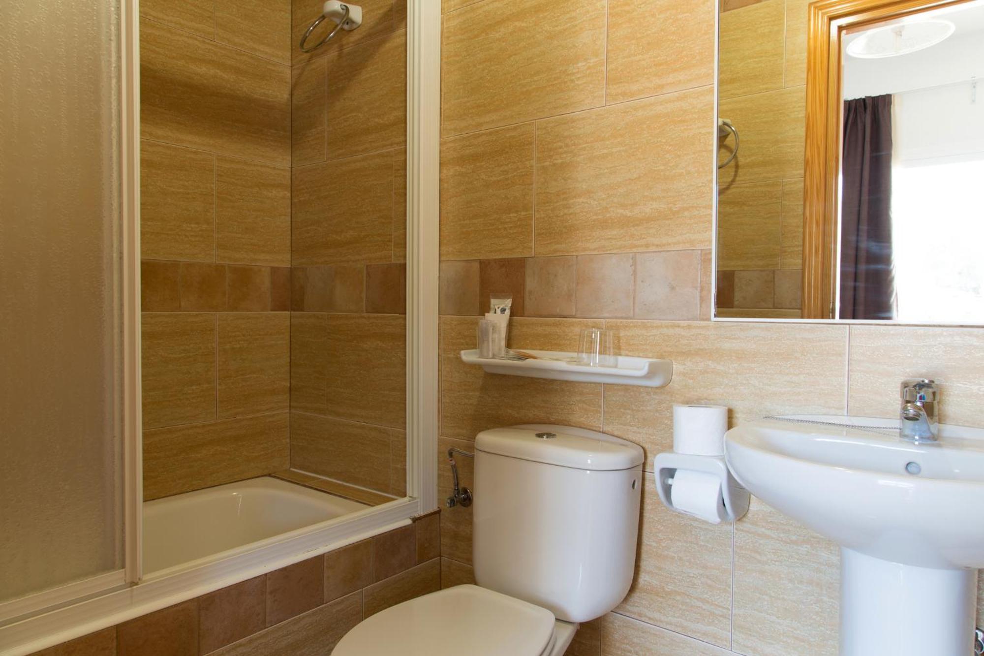 Hotel & Spa Entre Pinos-Adults Only Es Caló Room photo